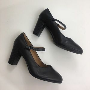 CLARKS CUSHION SOFT MARY JANE HEELS BNWOB
